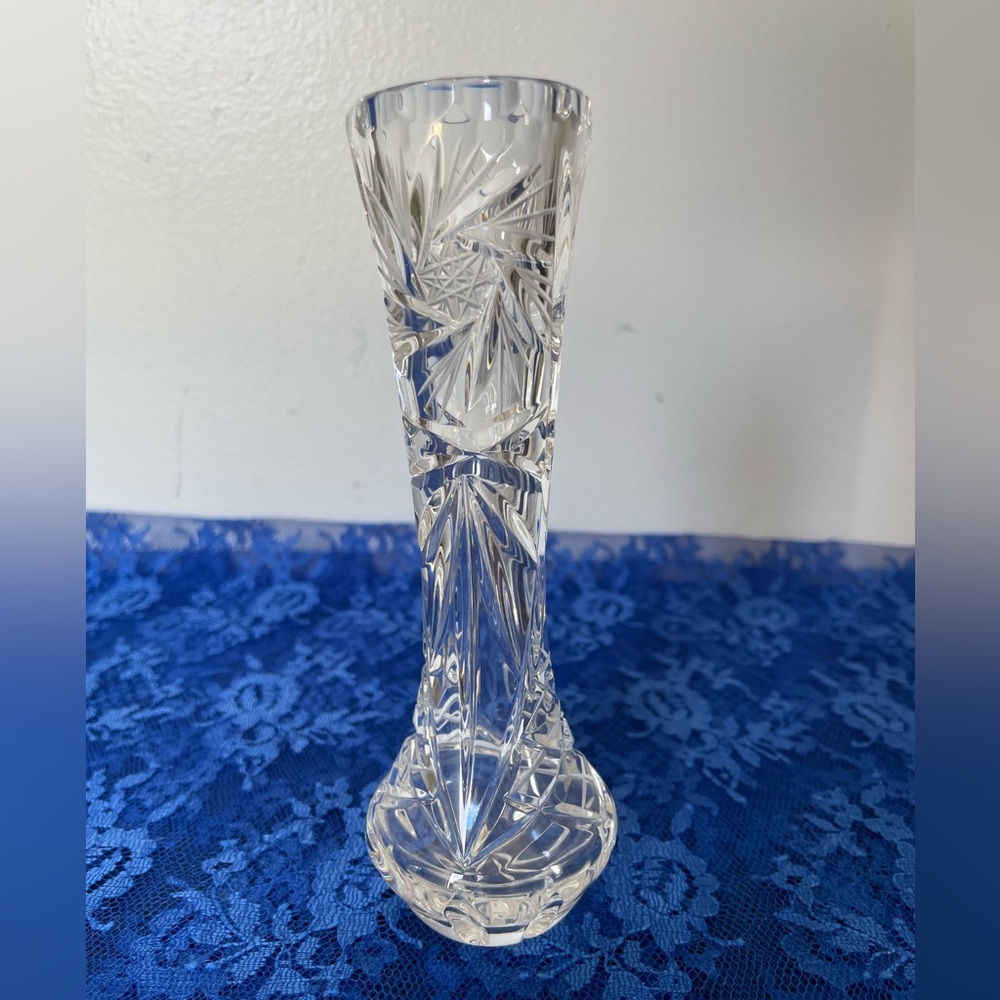 Pinwheel Crystal Rose Bud Vase